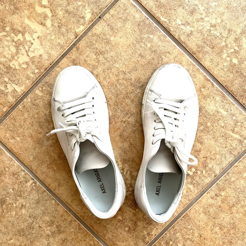 Size 5 Axel Arigato Clean 90